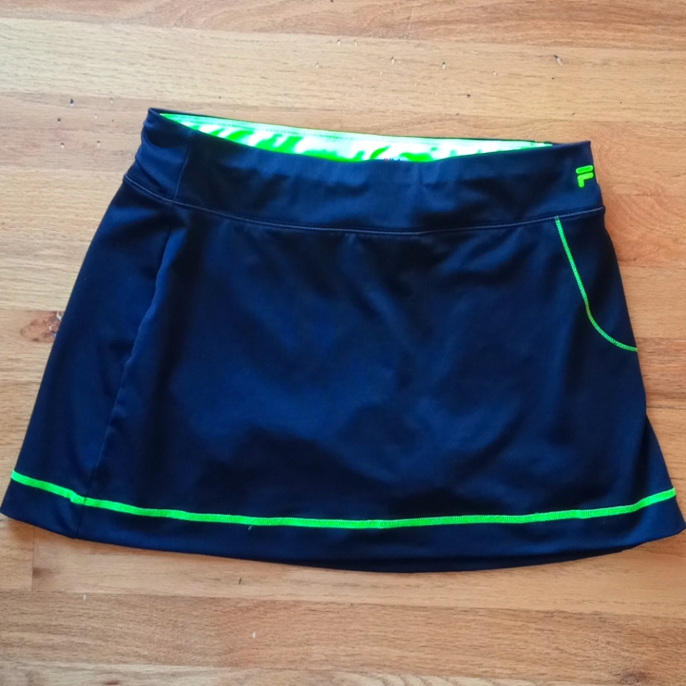 Fila performance skort black neon green. Size S.